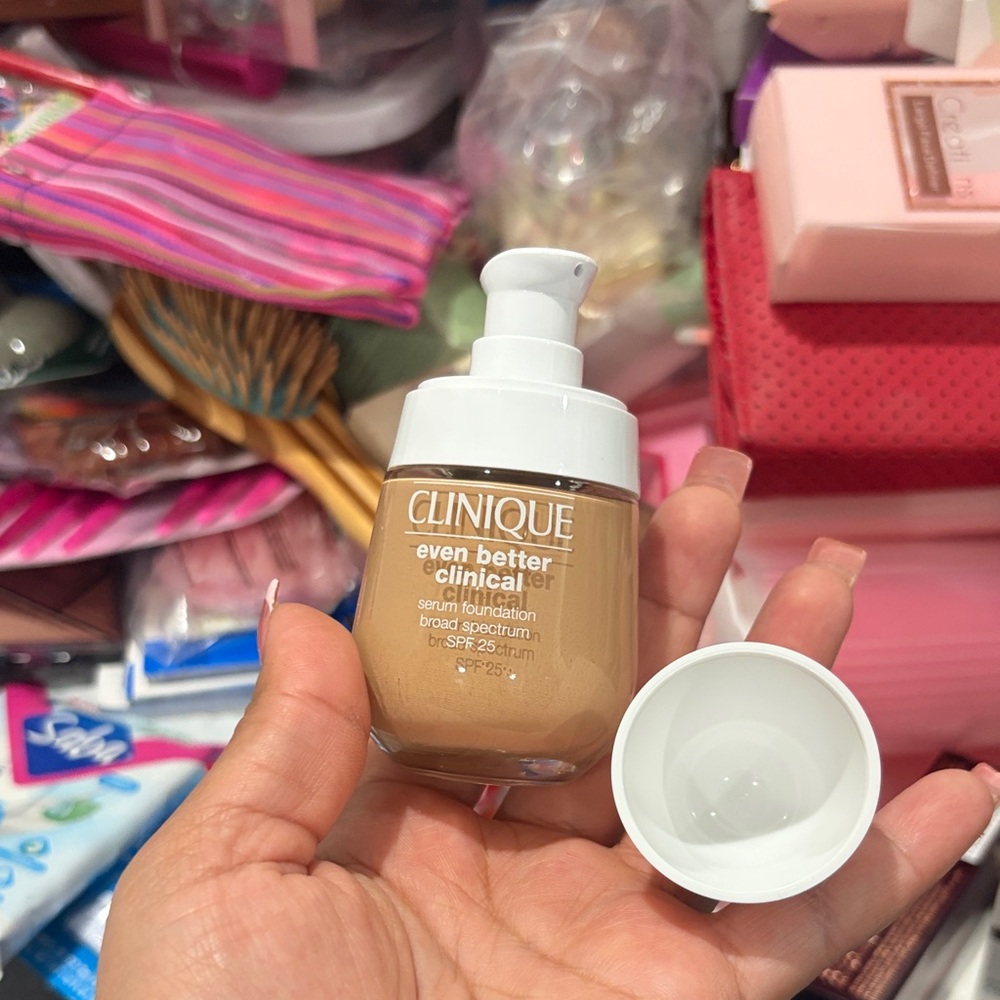 Clinique Even Better Clinical Foundation - Creamy Tan